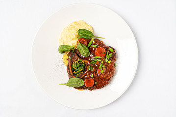 Ossobuco with mashed potatoes and sauce