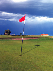 Obraz premium Golf course, in the city of Miramar facing the sea. Sunny day with clouds
