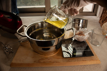  Cooking pans and ingredients