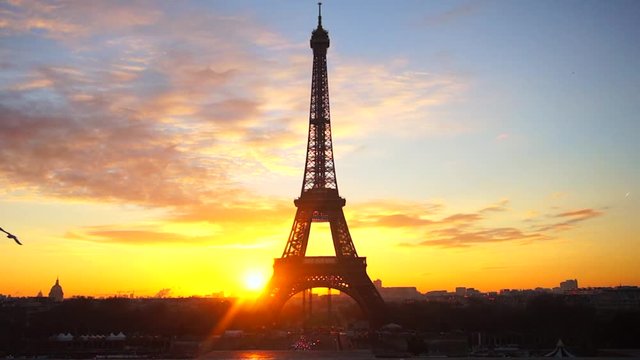 Beautiful sunrise with the famous Eiffel Tower in Paris, France