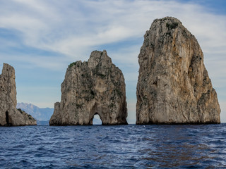 rocas naturales de la isla de capri
