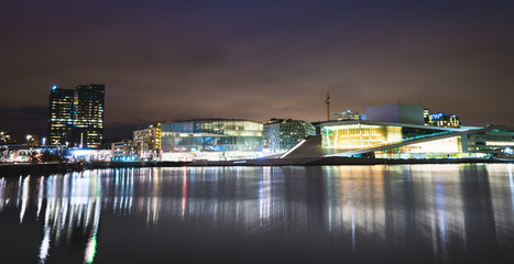 Fototapeta na wymiar Widok na Oslo nocą, Norwegia, Skandynawia, Europa