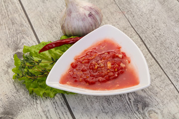 Spicy tomato and garlic sauce
