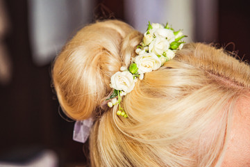 Stylowa fryzura ślubna © Studio Migafka