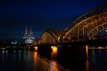 Fototapeta premium the Cologne cathedral and bridge in germany