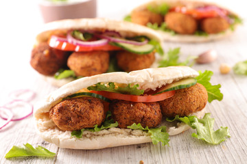 pita bread with falafel, vegetable and sauce