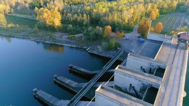 Flusskraftwerk