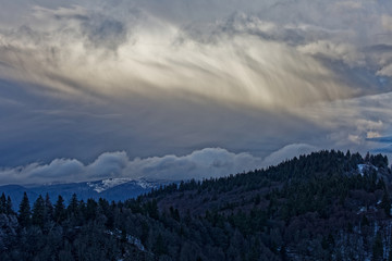 nuages sur les sommets des vosges