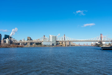 Fototapeta premium Most Queensboro nad rzeką East River w Nowym Jorku
