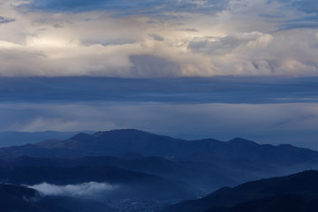 nuages sur les Vosges