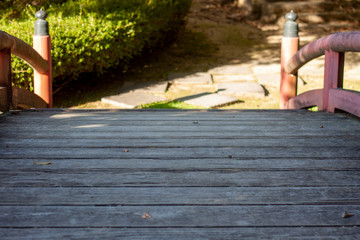日本庭園の中の橋
