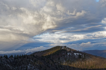 nuages sur les sommets