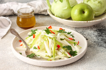 Kohlrabi salad with apple and dressing