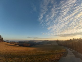 Weg in den Sonnenuntergang