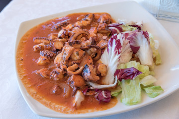 Octopus with tomato sauce