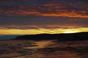 Obraz premium Magnificent Summer Sunset Over Homer Spit in Alaska