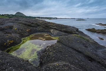 Fototapeta na wymiar Coastline of North Berwick.