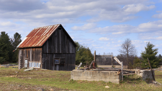 A view of a decrepit barn