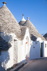 Fototapeta na wymiar traditional trulli houses in Alberobello
