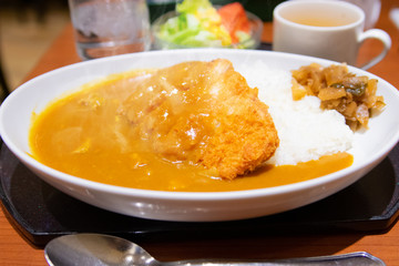 カツカレー