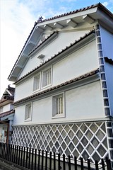 西条　酒蔵通りのなまこ壁