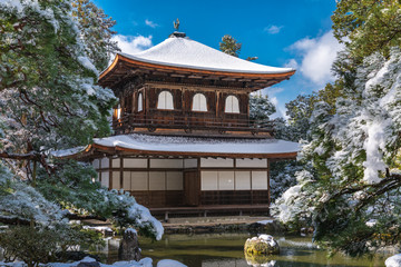 京都 銀閣寺の冬と雪景色