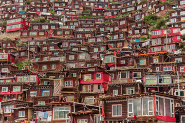 The complicated old house in Larung gar,China