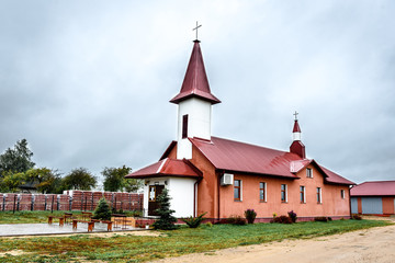 Fototapeta na wymiar Country small church in Belarus.
