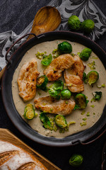Grilled chicken with garlic cream