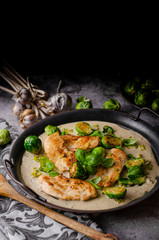 Grilled chicken with garlic cream