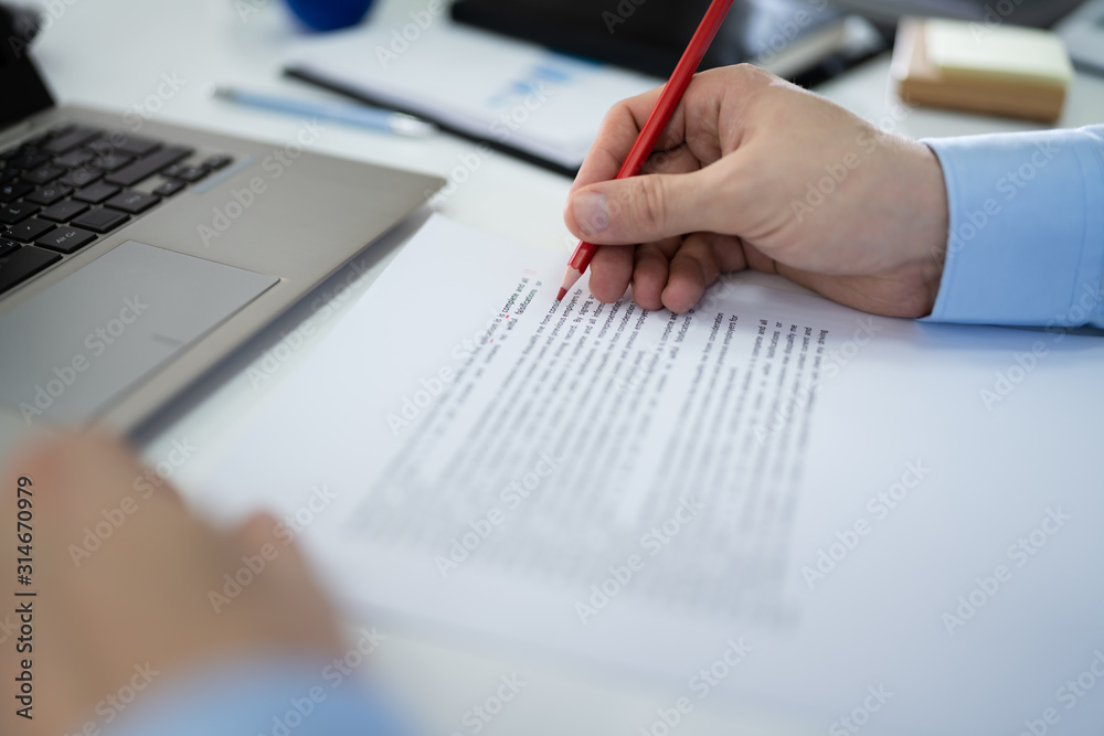 Aufkleber Marking Error During Spellchecking Text With Red Pencil