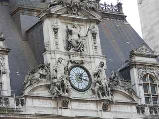 horloge mairie de paris