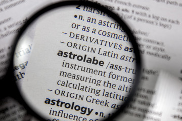 The word or phrase astrolabe in a dictionary.