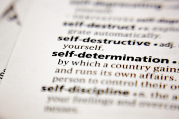 Word or phrase self-determination in a dictionary.