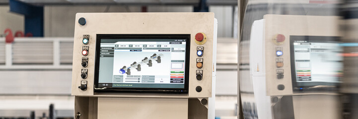 Steuerung einer CNC Maschine, Fräse, Bedienteil mit Display