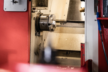 Drehbank mit Aufnahme. Messerkopf, Scharf, Fräse, Maschinenbau mit Stahlwerkzeug,...