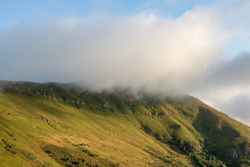 Le Puy de la Tourte (1704m) la tête dans les nuages