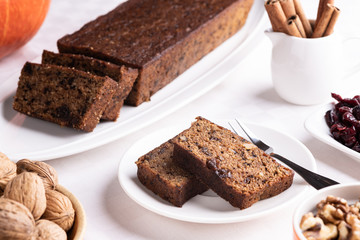 Pumpkin chlebell with raisins, cloves and cinnamon