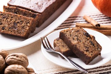 Pumpkin chlebell with raisins, cloves and cinnamon