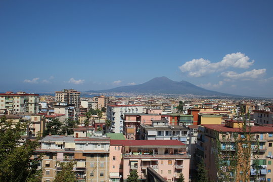 N&aacute;poles