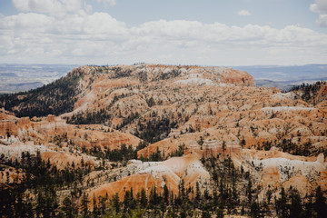 paysage spectaculaire des cheminées de fée de Bryce Canyon