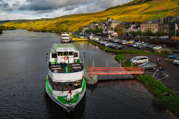 Naklejka premium Germany - River Boats on the Moselle - Bernkastel Kues
