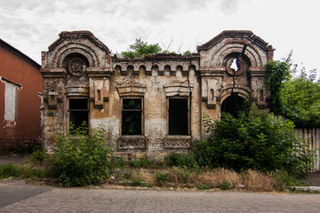 Fototapeta premium Old abandoned building in Mariupol, Donetsk oblast, Ukraine