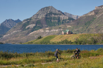 Fototapeta na wymiar Bicyclists at Waterton Lakes National Park in Alberta, Canada