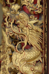 Fototapeta na wymiar dragon statue in chinese temple 