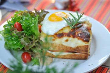 toast or cheese and egg sandwich