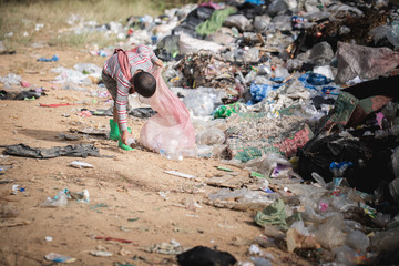 Obraz premium Children are junk to keep going to sell because of poverty, World Environment Day, Child labor, human trafficking, Poverty concept