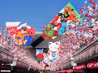 正月の浅草仲見世通り
