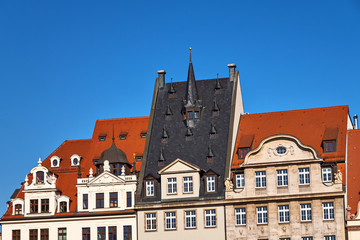 Fototapeta premium Historische Hausfassaden am Marktplatz in Leipzig, Sachsen, Deutschland