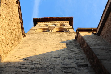 La collégiale Saint Pierre et Saint Paul dans le village de Saint Donat sur l'Herbasse - Département de la Drôme - France - Vue de l'extérieur